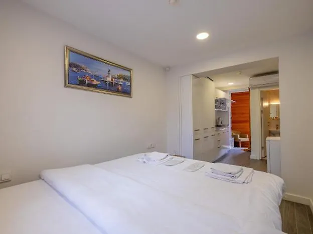 Sophia Hotels And Suites