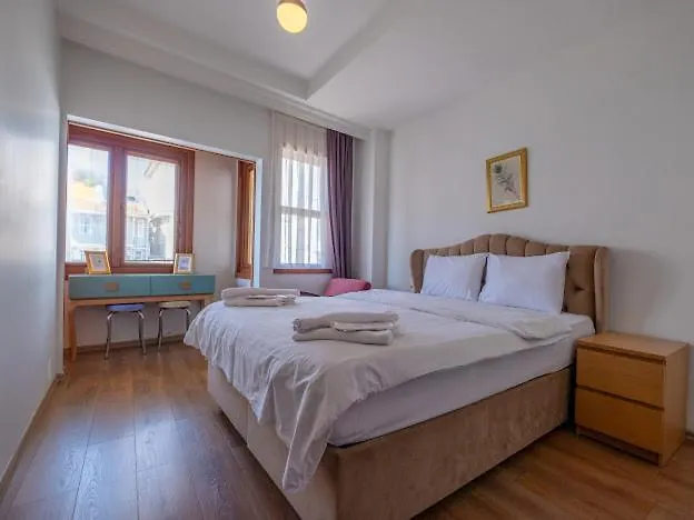 Sophia Hotels And Suites